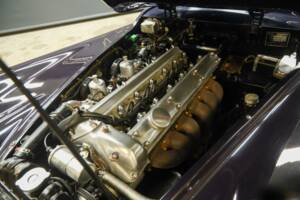 Image 33/50 of Jaguar XK 140 DHC (1955)