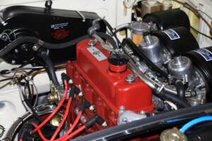 Bild 28/28 von MG MGB GT (1968)