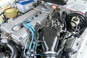 Bild 35/50 von Mercedes-Benz 280 SL (1977)