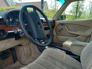 Image 2/8 of Mercedes-Benz 280 SEL (1979)