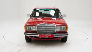 Image 9/15 of Mercedes-Benz 300 TD (1980)