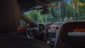 Immagine 43/68 di Bentley Flying Spur V8 S (2017)