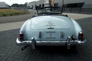 Image 21/43 of Mercedes-Benz 190 SL (1957)
