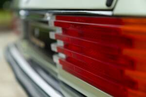 Image 17/50 of Mercedes-Benz 500 SLC (1984)
