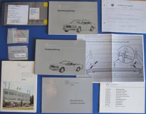 Image 55/171 of Mercedes-Benz E 220 (1994)