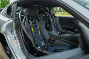 Image 70/100 of Porsche 718 Cayman GT4 RS Weissach (2024)