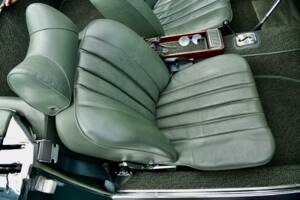 Image 32/38 of Mercedes-Benz 280 SL (1969)