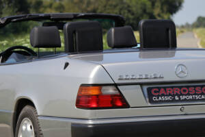 Image 12/39 of Mercedes-Benz 300 CE-24 (1992)