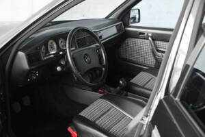Imagen 25/50 de Mercedes-Benz 190 E 2.5-16 Evolution II (1990)