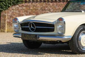 Image 19/50 of Mercedes-Benz 250 SL (1967)
