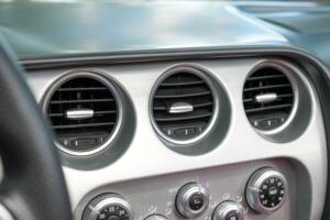 Image 33/50 of Alfa Romeo 8C Spider (2010)