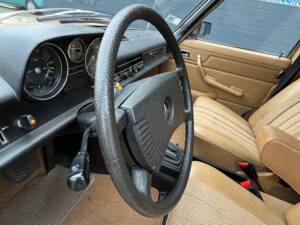 Imagen 29/81 de Mercedes-Benz 240 D 3,0 (1976)