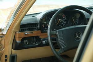 Image 23/50 de Mercedes-Benz 350 SE (1973)