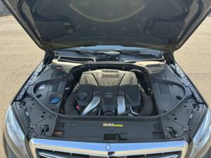 Bild 37/43 von Mercedes-Benz Maybach S 500 (2015)