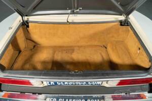 Immagine 6/29 di Mercedes-Benz 380 SL (1983)