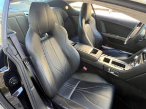 Bild 25/57 von Aston Martin Virage (2011)