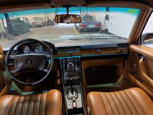 Bild 18/30 von Mercedes-Benz 280 S (1973)