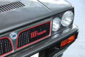 Image 15/50 of Lancia Delta HF Integrale (1988)
