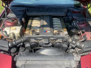 Image 7/11 of BMW 850CSi (1993)