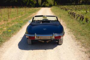 Image 6/50 de Jaguar E-Type (1969)