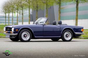 Image 17/42 of Triumph TR 6 PI (1972)