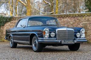 Bild 30/50 von Mercedes-Benz 280 SE 3,5 (1970)