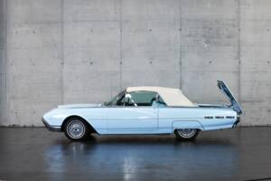 Immagine 7/50 di Ford Thunderbird (1962)