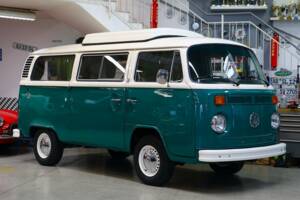 Bild 4/38 von Volkswagen T2b Camper (1974)