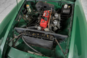 Image 39/50 of MG MGB (1964)