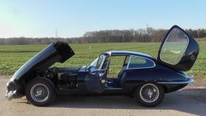 Image 27/50 of Jaguar E-Type (1967)