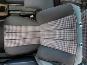 Image 21/34 de Mercedes-Benz 190 E 1.8 (1991)