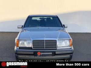 Bild 2/15 von Mercedes-Benz 260 E Lang (1990)