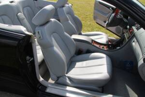 Bild 16/42 von Mercedes-Benz CLK 430 (2002)