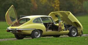 Image 19/50 de Jaguar E-Type (2+2) (1969)
