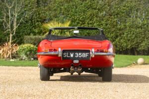 Image 9/50 de Jaguar E-Type (1967)