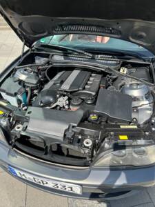 Image 8/13 of BMW 330Ci (2003)
