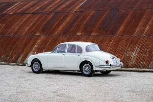 Bild 2/51 von Jaguar 240 (1968)