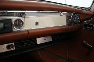 Imagen 10/39 de Mercedes-Benz 280 SL (1970)