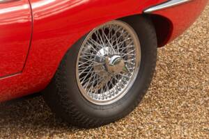 Image 35/50 de Jaguar E-Type (1967)