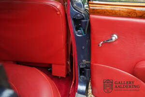 Image 24/50 of Jaguar Mk II 3.4 (1966)