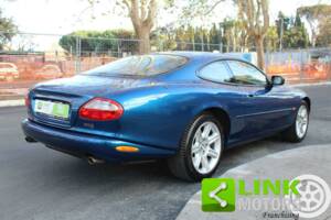 Image 4/16 of Jaguar XK8 4.0 (1997)