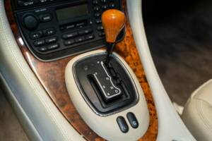 Bild 47/50 von Daimler Super V8 (1997)