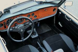 Image 28/50 de Triumph TR 6 (1970)