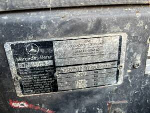 Image 47/53 of Mercedes-Benz 240 GD (SWB) (1982)