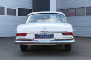 Image 6/32 of Mercedes-Benz 250 SE (1967)