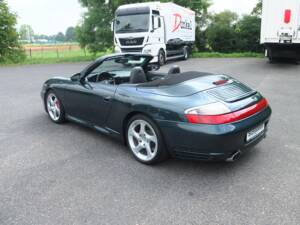 Bild 43/73 von Porsche 911 Carrera 4S (2004)