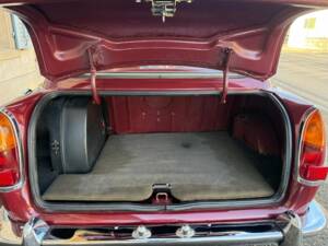 Image 13/18 of Riley Elf Mark III (1968)