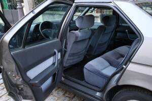 Bild 33/39 von Alfa Romeo 164 2.0 (1990)