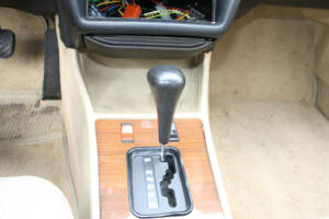 Afbeelding 9/12 van Mercedes-Benz 190 D 2.5 (1985)