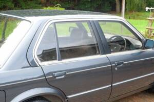 Immagine 34/50 di BMW 320i (1986)